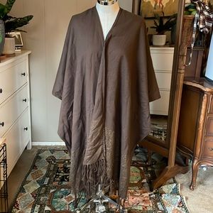 Hot in Hollywood brown/gold fringe shawl